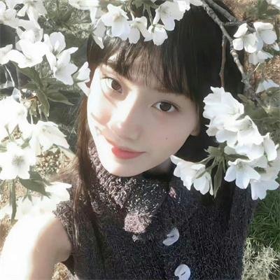 月亮在江边流淌